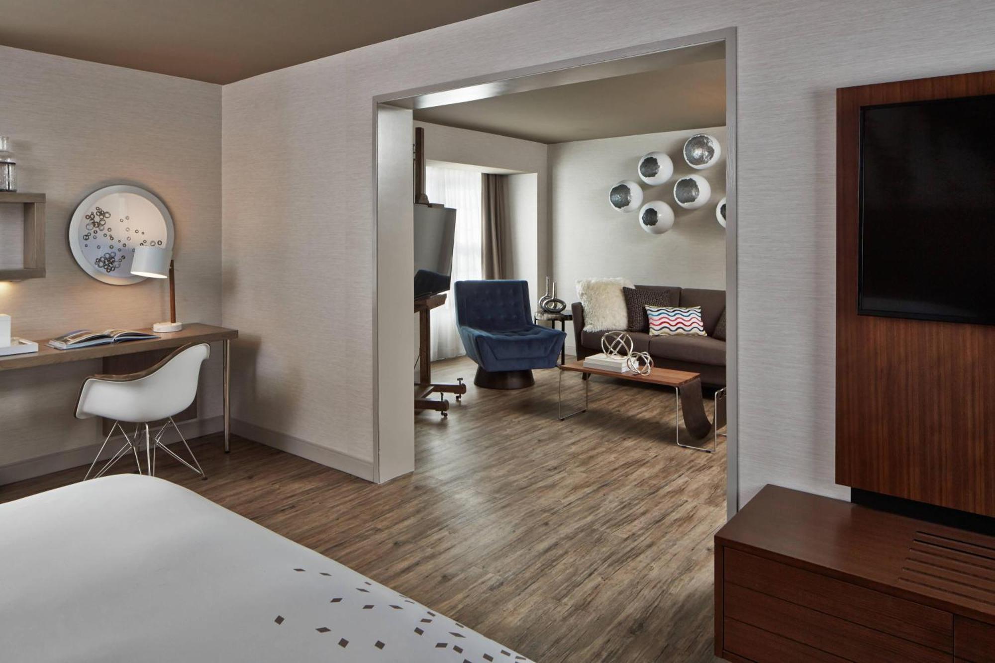 The Del Monte Lodge Renaissance Rochester Hotel & Spa Exterior photo