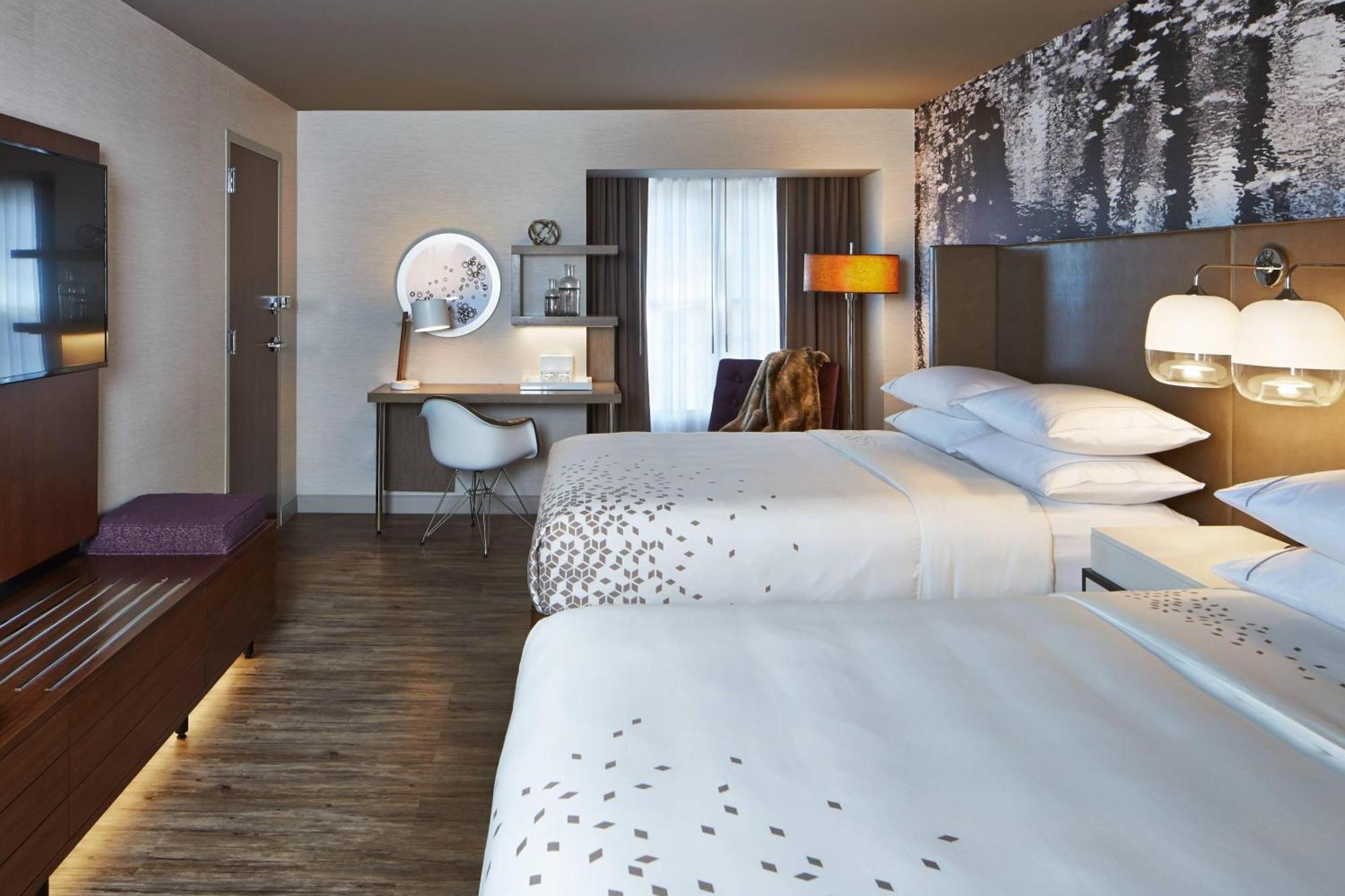 The Del Monte Lodge Renaissance Rochester Hotel & Spa Exterior photo